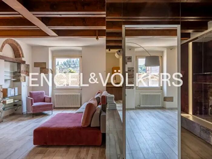 Appartamento trilocale in vendita in Via Abramo Massalongo, Verona