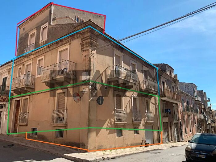 Appartamento con 5 locali in vendita in Ragusa
