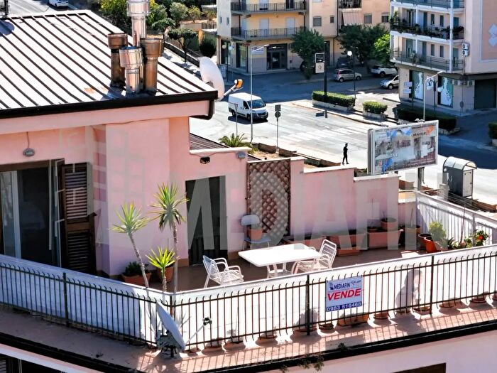 Appartamento quadrilocale in vendita in Piazza Dante, CoriglianoRossano