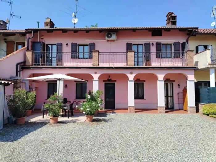 Casa quadrilocale in vendita in Strada San Genuario, Crescentino