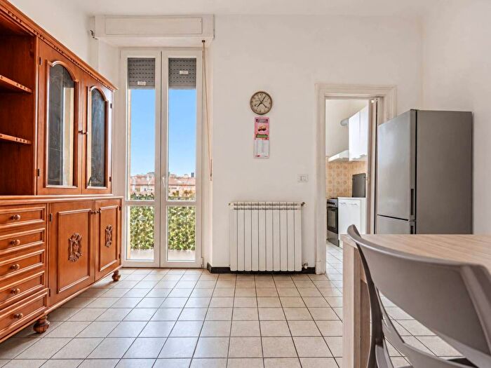 Appartamento trilocale in affitto in Via Antonio Meucci, Ponte Nuovo, Milano