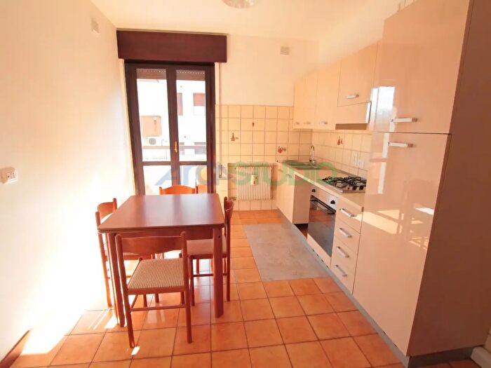 Appartamento con 5 locali in affitto in Via Aereoporti, Caldogno