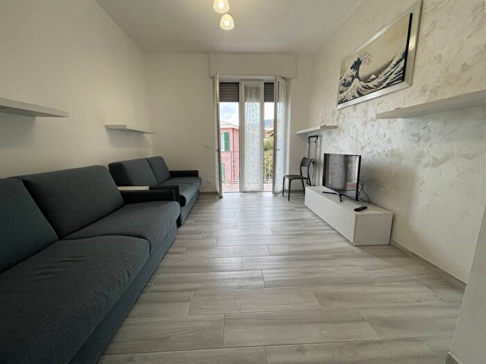 Appartamento trilocale in affitto in Via Laiolo, Spotorno