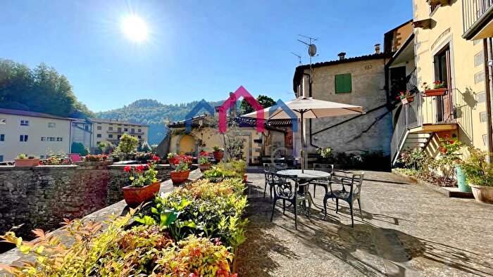 Appartamento quadrilocale in vendita in Castelnuovo Di Garfagnana