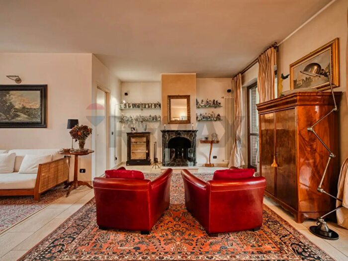 Appartamento quadrilocale in vendita in Via dei Mille a, Novara