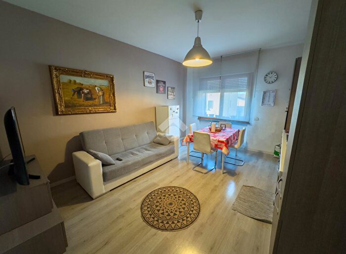 Appartamento con 5 locali in vendita in Viale Risorgimento, Pantigliate