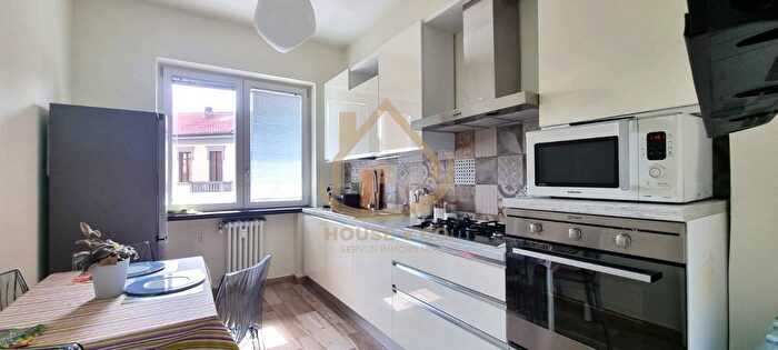 Appartamento trilocale in vendita in Via De Amicis, Vigevano