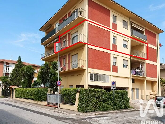 Appartamento con 8 locali in vendita in Via Via Casone, Civitanova Marche