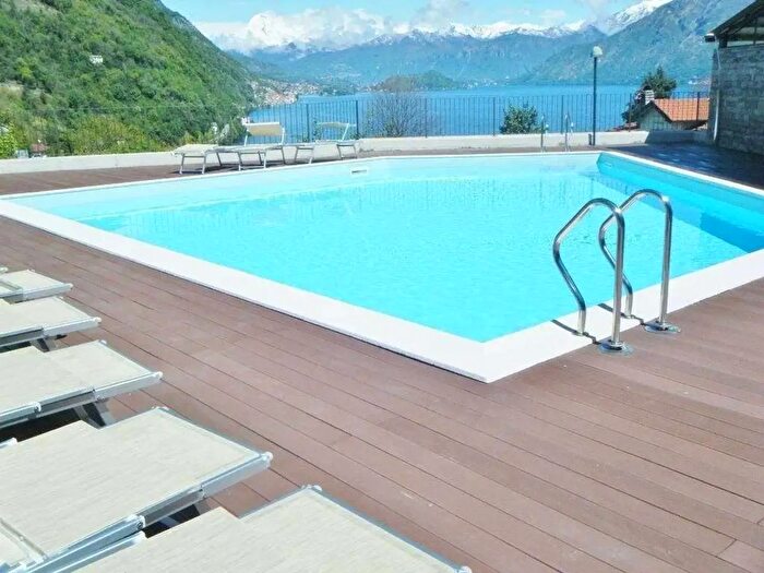 Appartamento quadrilocale in vendita in Via Pizzo Gordona, Argegno