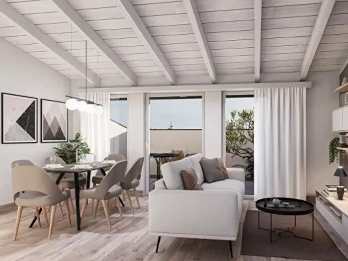 Appartamento quadrilocale in vendita in Piazzale Santa Croce, Parma