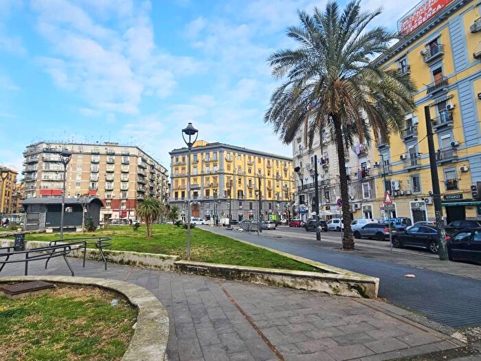 Appartamento bilocale in affitto in Piazza Nazionale, Vasto, Napoli