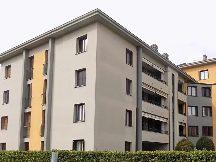Appartamento trilocale in vendita in Via Montecervino, Brugherio