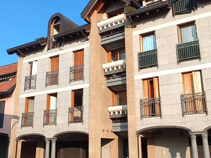 Appartamento bilocale in affitto in Via Magenta, Uboldo