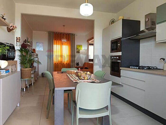 Casa quadrilocale in vendita in Via Vescovado, Mascali