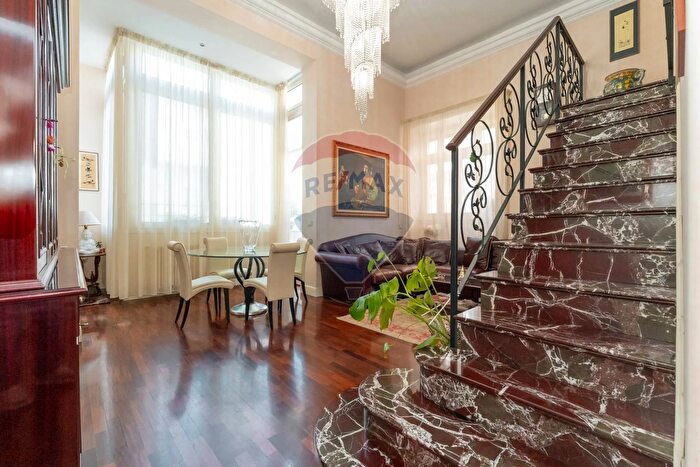 Appartamento quadrilocale in vendita in Via Pola, Catania