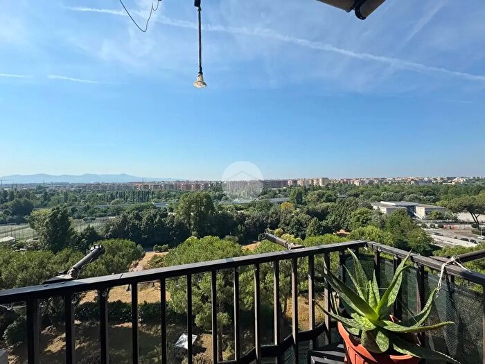 Appartamento trilocale in vendita in Via Igino Giordani, Roma