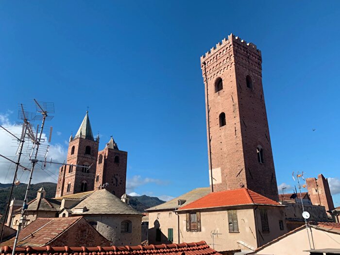 Appartamento trilocale in vendita in Albenga