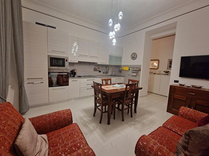 Appartamento trilocale in vendita in Carrara