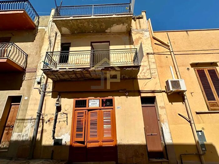 Casa con 6 locali in vendita in Via Giuseppe Verdi, Castellammare Del Golfo