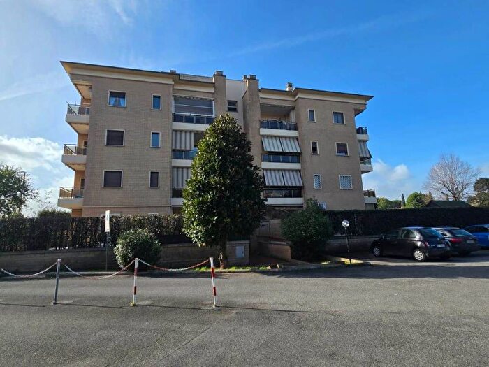 Appartamento trilocale in affitto in Via Cossinia, Settecamini, Roma