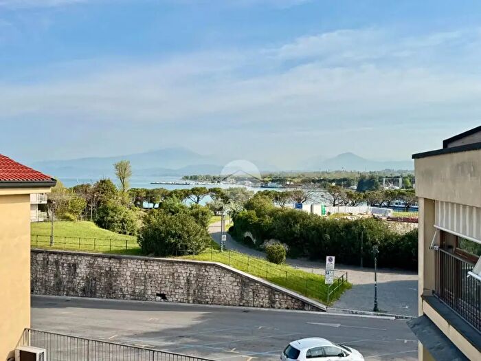 Appartamento bilocale in vendita in Via Milano, Peschiera Del Garda