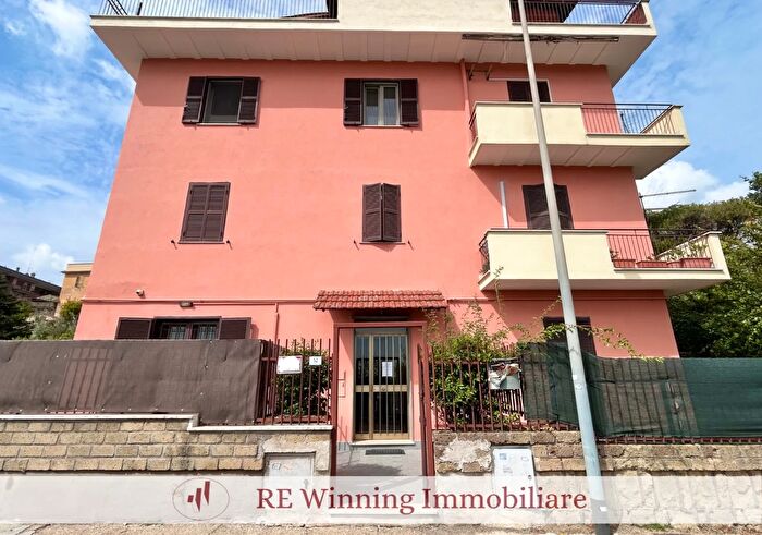 Appartamento trilocale in vendita in Via di Generosa, Roma