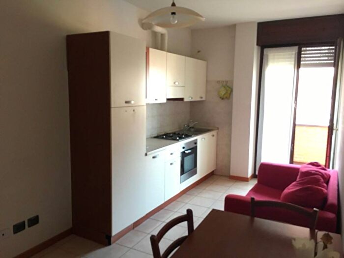 Appartamento trilocale in affitto in Via dei Glicini, Calderara di Reno