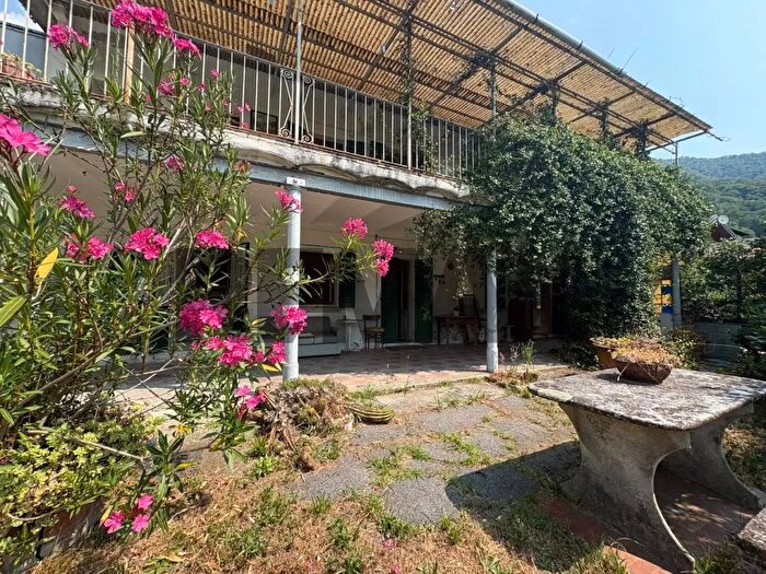 Casa quadrilocale in vendita in Via al Ponte, Mergozzo