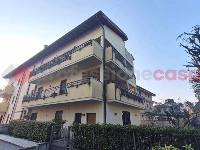 Appartamento trilocale in affitto in via del monastero, Centro, Parabiago