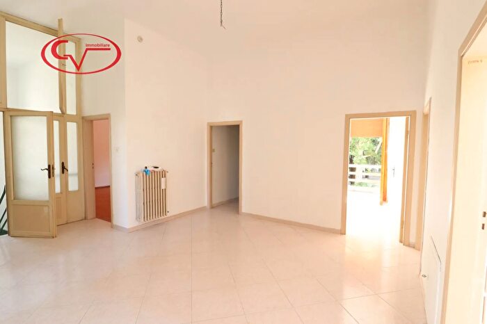 Casa con 10 locali in vendita in Montevarchi