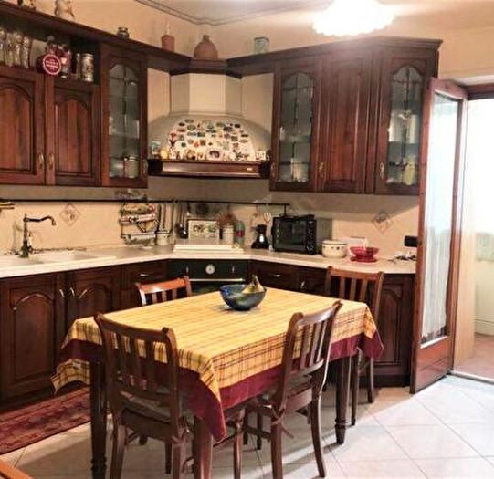 Appartamento trilocale in vendita in Acireale