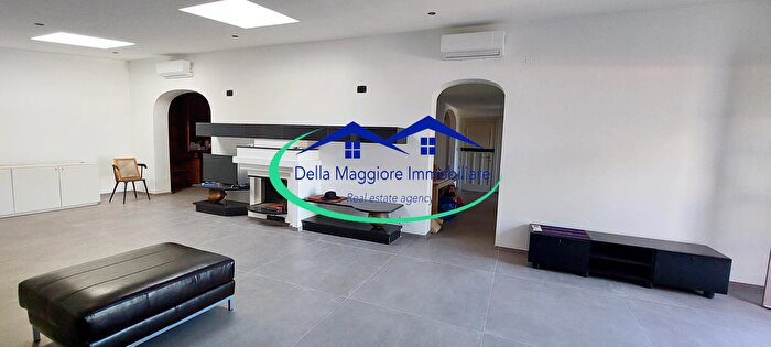 Casa con 13 locali in vendita in Livorno