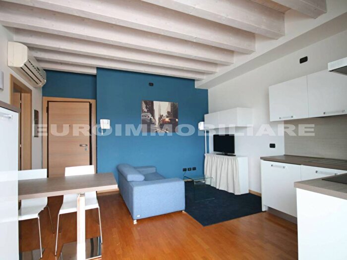 Appartamento bilocale in affitto in Via Triumplina, Casazza, Brescia