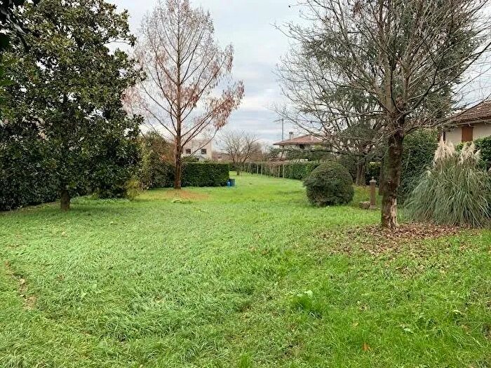 Casa con 9 locali in vendita in Via del Borgo, Povegliano