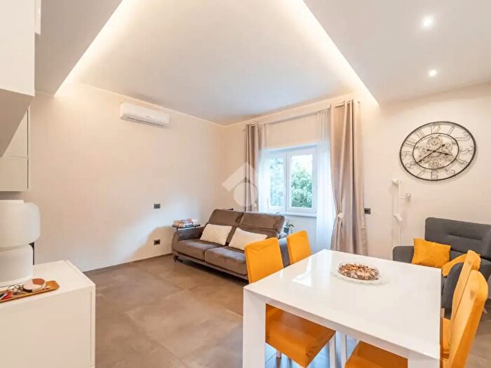 Appartamento trilocale in vendita in Via Ottorino Gentiloni, Roma