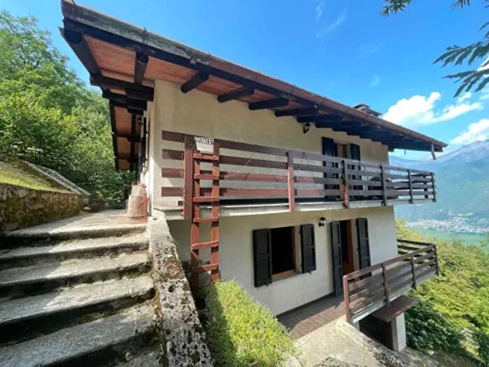 Casa quadrilocale in vendita in Via Rodolo, Colorina