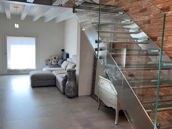 Appartamento trilocale in vendita in Via Vicenza, Padova