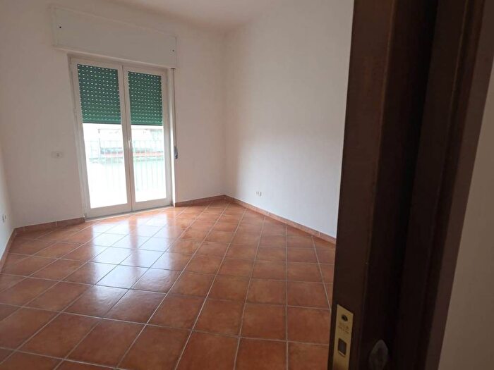 Appartamento bilocale in affitto in Via di Niso, Bagnoli, Napoli