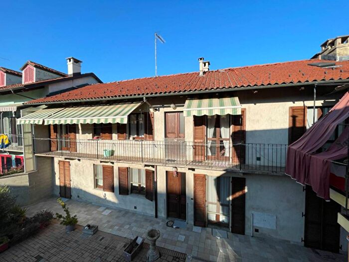 Appartamento trilocale in affitto in Via Michele Schina, Centro, Carignano