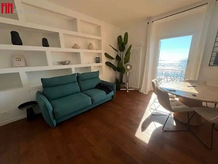 Appartamento bilocale in vendita in Via Oberdan, Genova
