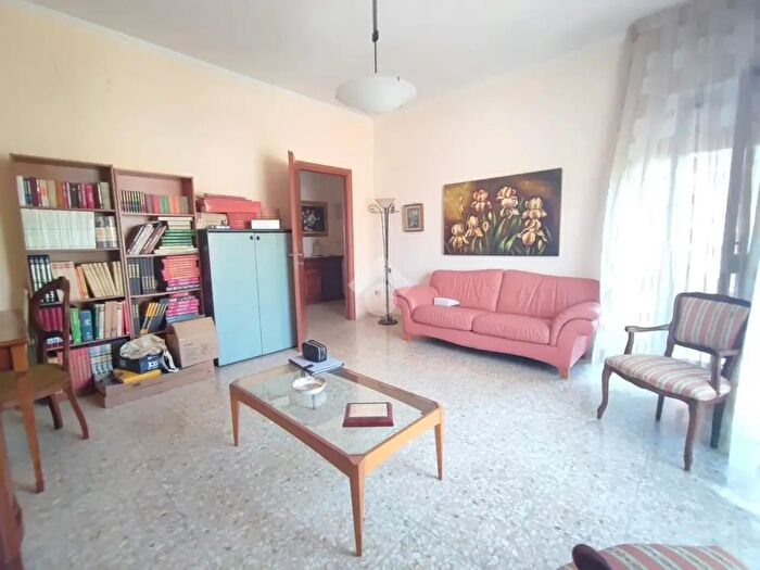 Appartamento quadrilocale in vendita in Via Francesco Petrarca, Foggia