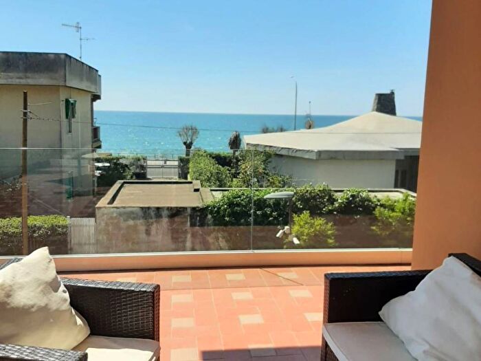 Appartamento con 5 locali in affitto in Via Cabourg, Lungomare Circe Via Badino, Terracina