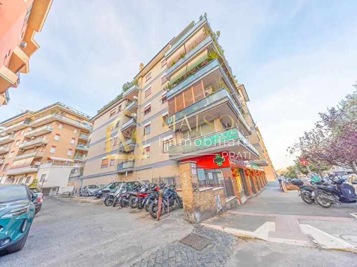 Appartamento quadrilocale in vendita in Via Baldo degli Ubaldi, Roma