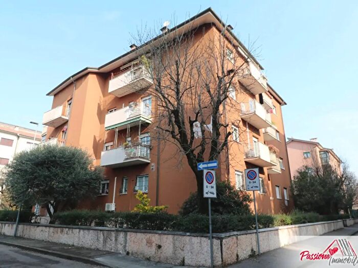 Appartamento quadrilocale in vendita in Via Rotaldo, Verona