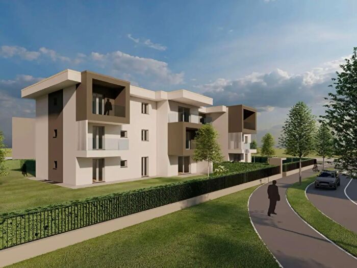 Appartamento quadrilocale in vendita in Via Passo del Tonale, Seriate