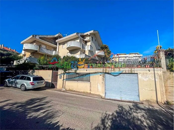 Casa con 7 locali in vendita in degli Equi Chieti, Chieti