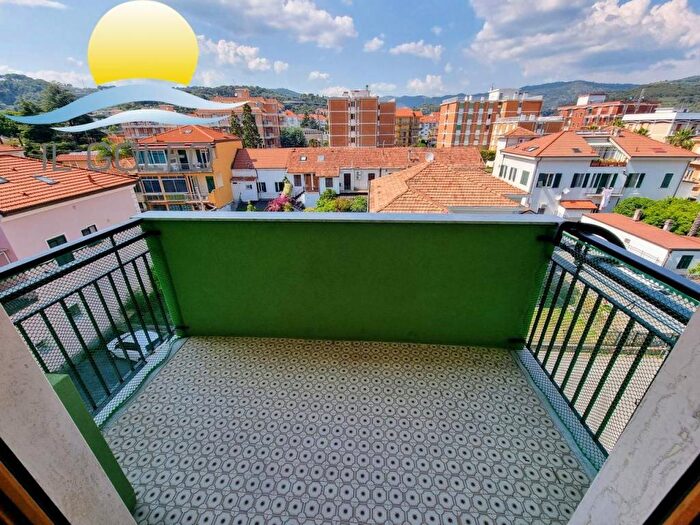 Appartamento trilocale in affitto in Via Aurelia, Centro, San Bartolomeo al Mare