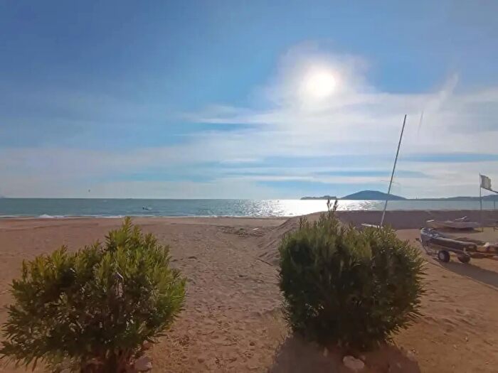 Appartamento trilocale in vendita in Via Alessandro De Meo, Formia