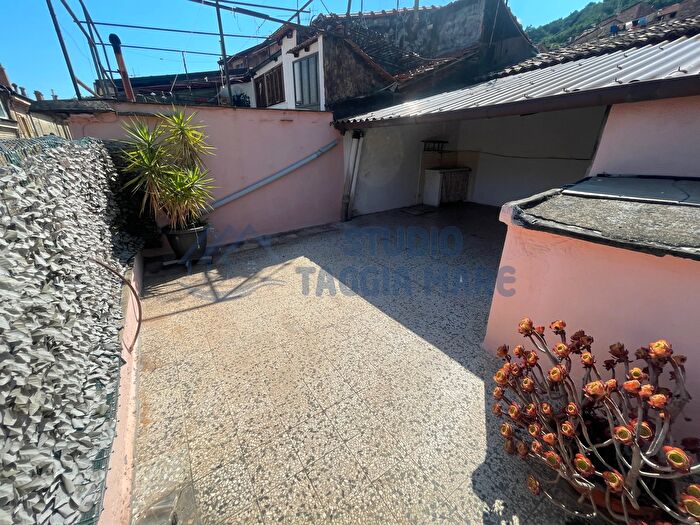 Appartamento quadrilocale in vendita in Piazza Cavour, Taggia