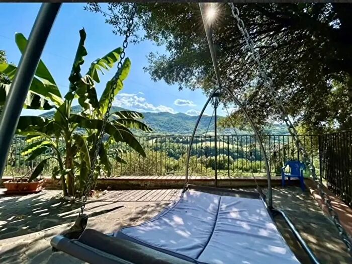 Casa quadrilocale in vendita in Via Frascole, Dicomano